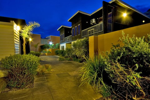 Lornebeach Apartments - Accommodation Fremantle 6