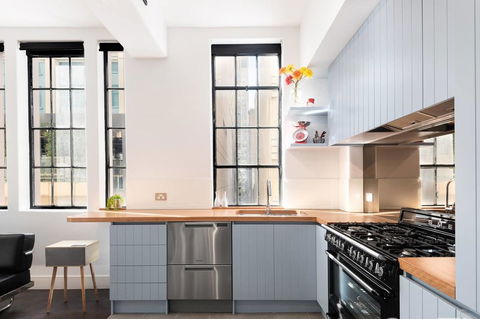Spacious Designer Warehouse Melbourne CBD Apartment - Accommodation Fremantle 16