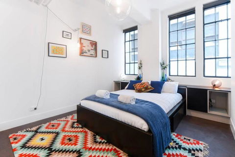 Spacious Designer Warehouse Melbourne CBD Apartment - Accommodation Fremantle 4