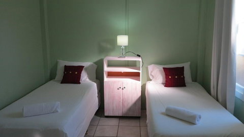 The Captain's Manor On Cook Unit 9 - Accommodation Fremantle 1