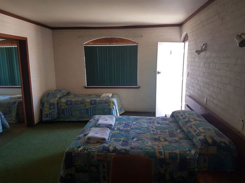 The Club Hotel - Accommodation Fremantle 3
