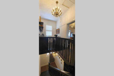 The Dewhurst - Sophisticated Entire CBD Apartment - Accommodation Fremantle 2