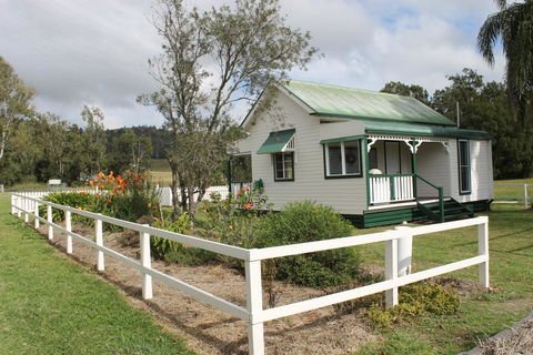 The Dollhouse Cottage - Accommodation Fremantle 1