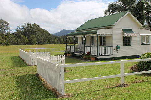 The Dollhouse Cottage - Accommodation Fremantle 2