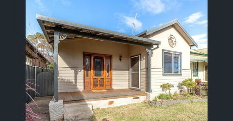 The Entertainer - Downtown Orange, Sleeps 11 - Accommodation Fremantle 1