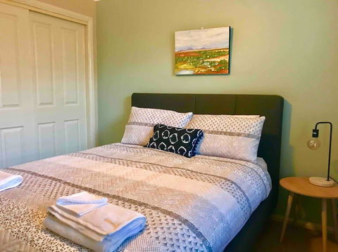 The Entertainer - Downtown Orange, Sleeps 11 - Accommodation Fremantle 2