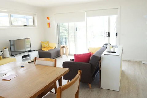 The Friendly Pelican - Accommodation Fremantle 1