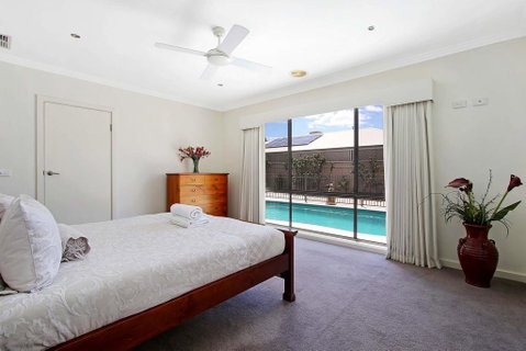 The Grand Holiday House - Accommodation Fremantle 3