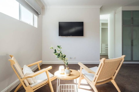 The Grand Oasis - Pool - Wifi - Mins From Beach - Accommodation Fremantle 3