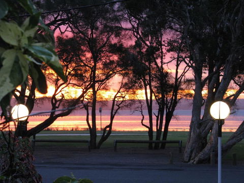 The Jetty Cabin Lakeside - Accommodation Fremantle 1