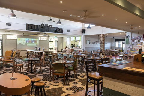 The Oaks Hotel - Accommodation Fremantle 1
