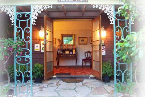 The Oast Inn Formaly Rosies Inn - Accommodation Fremantle 0