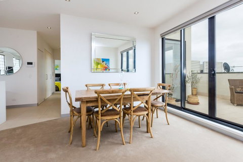 THE PENTHOUSE - MORNINGTON - Accommodation Fremantle 2