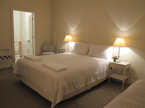 The Playhouse Hotel - Accommodation Fremantle 2