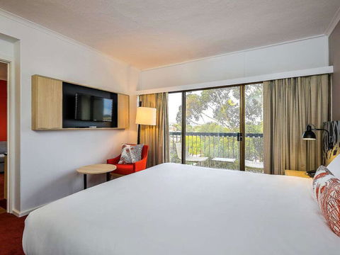 The Plaza Hotel Kalgoorlie - Accommodation Fremantle 2