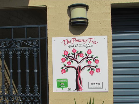 The Pommy Tree - Accommodation Fremantle 1