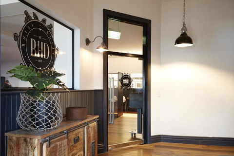 The Royal Hotel, Drouin - Accommodation Fremantle 0