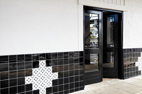 The Royal Hotel, Drouin - Accommodation Fremantle 3