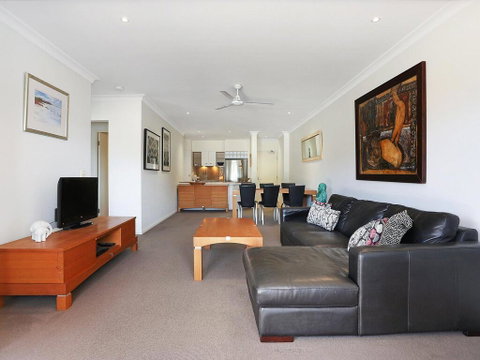The Sands Unit 3 At 20 Pacific Parade Yamba Ocean View - Accommodation Fremantle 2
