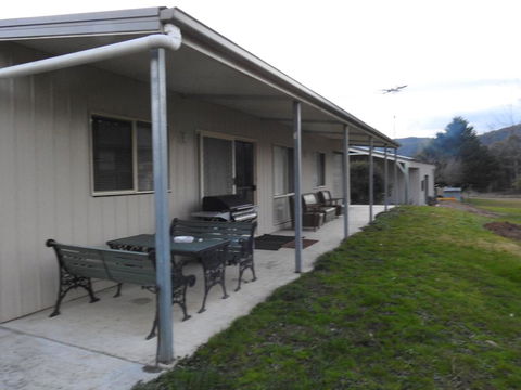 The Shack - Accommodation Fremantle 2
