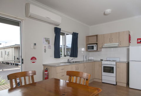 The Sundowner Cabin & Tourist Park - Accommodation Fremantle 1