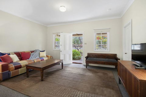 THE TEACHERS COTTAGE - Accommodation Fremantle 0