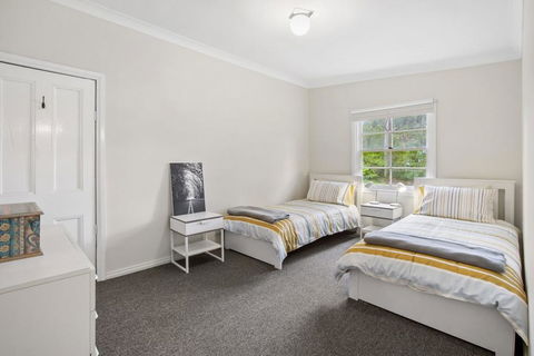 THE TEACHERS COTTAGE - Accommodation Fremantle 2