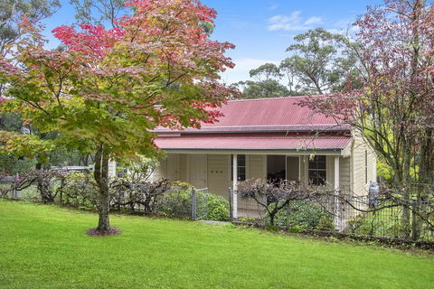 THE TEACHERS COTTAGE - Accommodation Fremantle 3