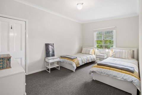 THE TEACHERS COTTAGE - Accommodation Fremantle 2