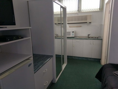 The Tree Motel - Accommodation Fremantle 2