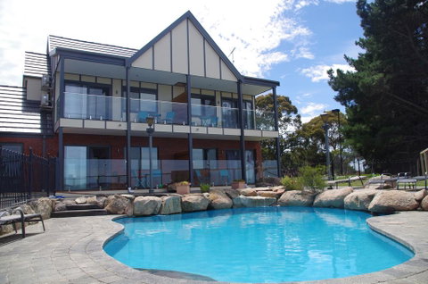 The View On Grossmans - Accommodation Fremantle 2