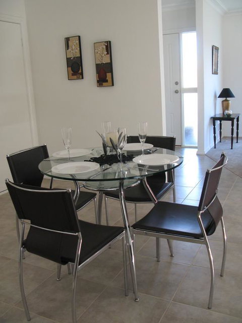 The Villa Kyabram - Accommodation Fremantle 3