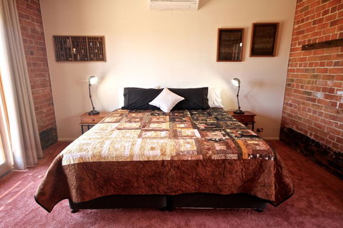 The Wicked Villa - Accommodation Fremantle 0