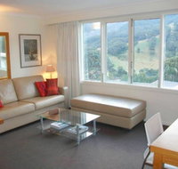 Thredbo Village 3-Bedroom Apartment with Fantastic Views