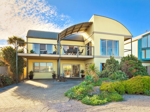 Through The Looking Glass - Accommodation Fremantle 1