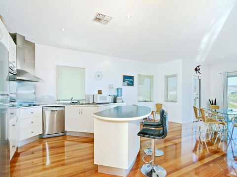Through The Looking Glass - Accommodation Fremantle 2