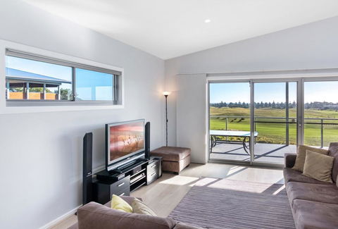Time Away - 50 Turnberry Drive - Accommodation Fremantle 1