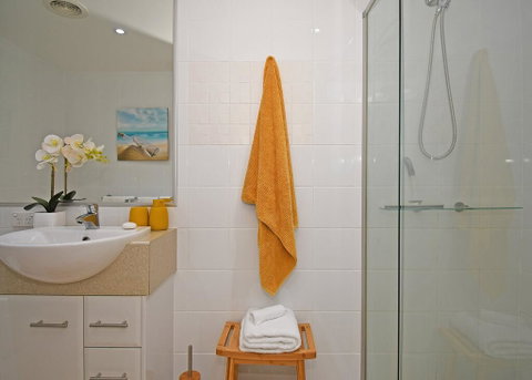 Tingeera Luxury Beachfront Apartments - Accommodation Fremantle 2