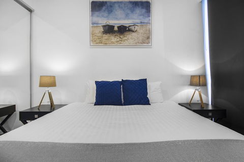 Top Floor 3 Bed Apartment With Million Dollar Views - Accommodation Fremantle 3