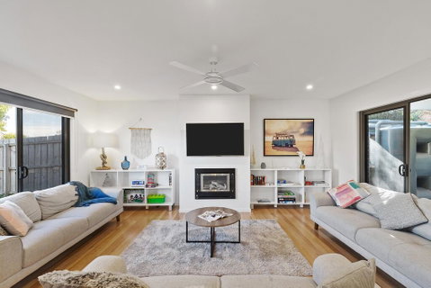 TORQUAY Relax And Unwind Beach 300m Table Tennis - Accommodation Fremantle 0