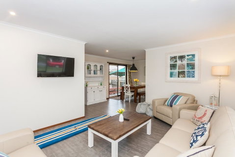 Torquay Retreats Aus- TwentyTwo Pride - Accommodation Fremantle 2