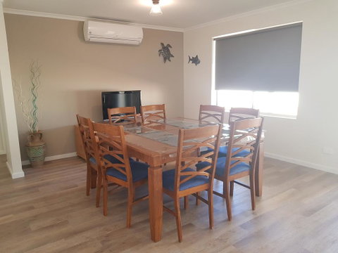 Towncrackers Guest House - Accommodation Fremantle 2