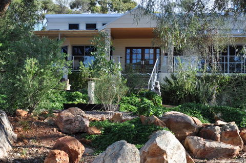 Tree Lodge - Accommodation Fremantle 0