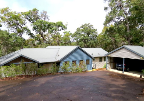 Treehouse - 3 Acre Elevated Nature Setting - Accommodation Fremantle 1