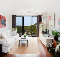 Treetop Retreat Five Minute Stroll To The Beach - Accommodation Fremantle