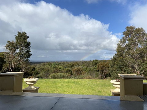 Treetops Holiday Retreat - Accommodation Fremantle 1