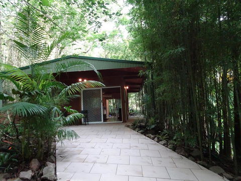 Treetops Montville - Accommodation Fremantle 2