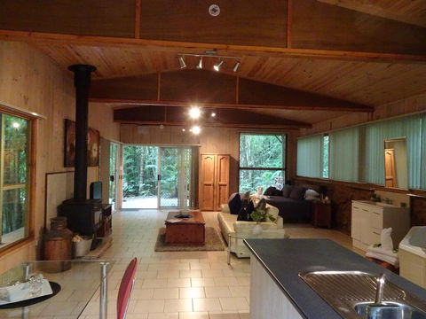 Treetops Montville - Accommodation Fremantle 1