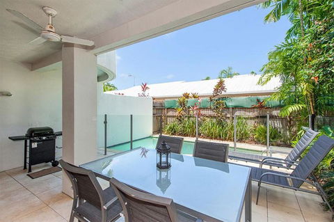 Tropical Oasis - 8 Templemoon - Accommodation Fremantle 1