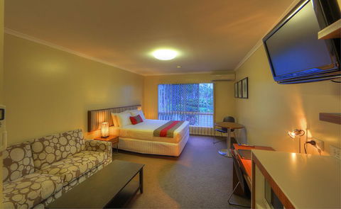 Tropixx Motel & Restaurant - Accommodation Fremantle 2